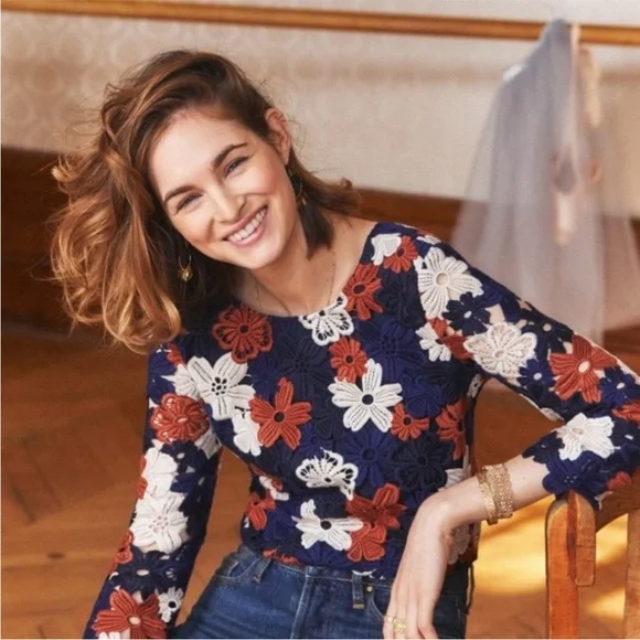 Rare Sezane Floral Crochet Top in Blue, Brown and Cream Size 36 - Picture 2 of 6